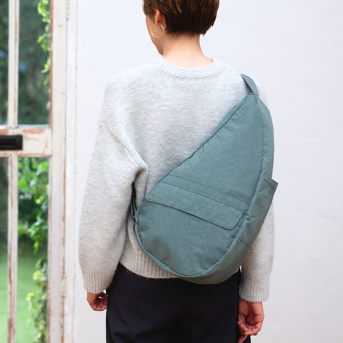 通勤・通学バッグにおすすめ!すこし大きめの Mサイズ