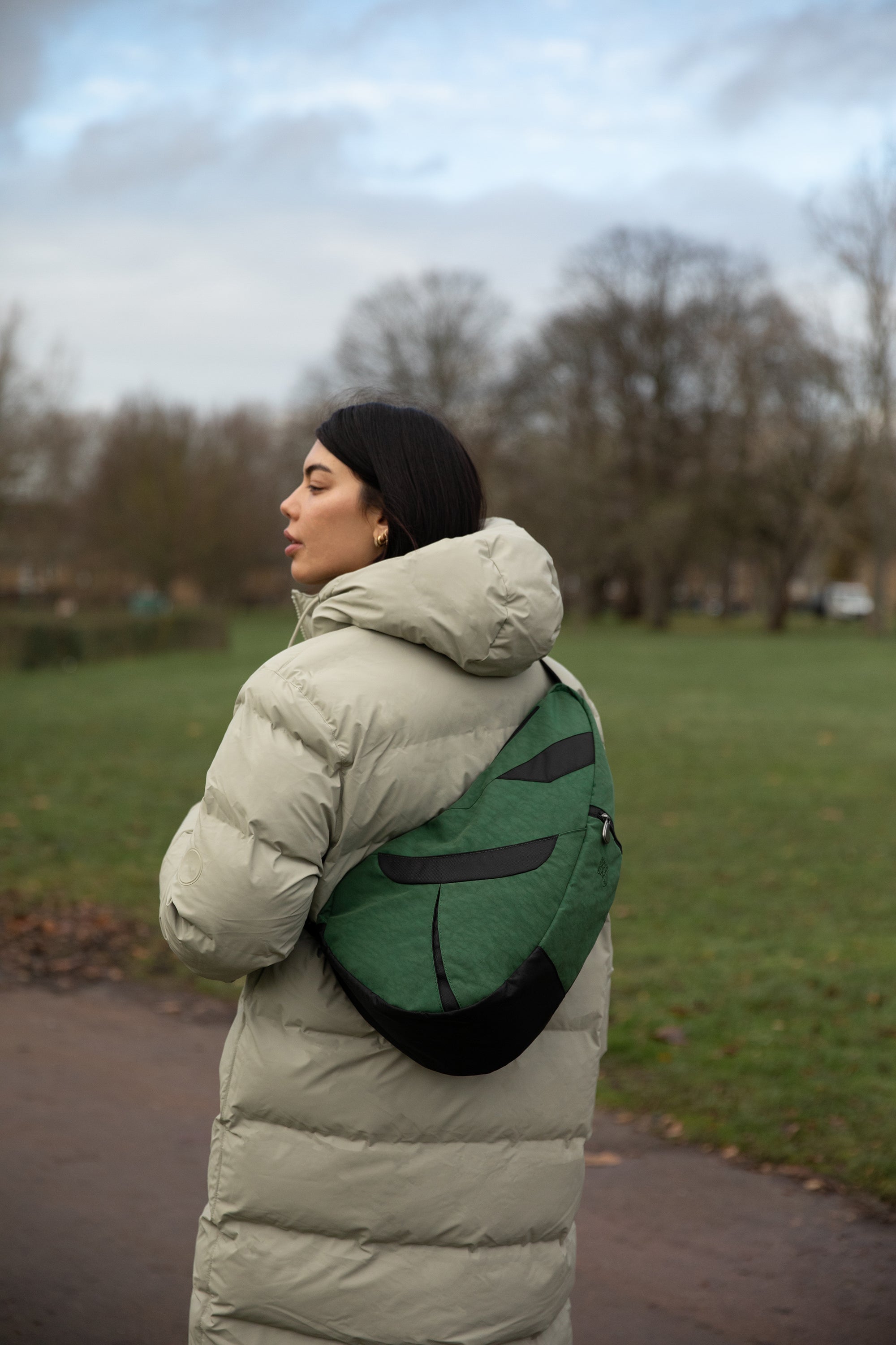 ヘルシーバックバッグ アクティブトラベラー Mサイズ スプルース 2023AW NEW 23AW eギフト対象 GREEN M size Mサイズ SIZEMORLARGER_2025 アクティブ&アウトドア グリーン ノベルティS以上