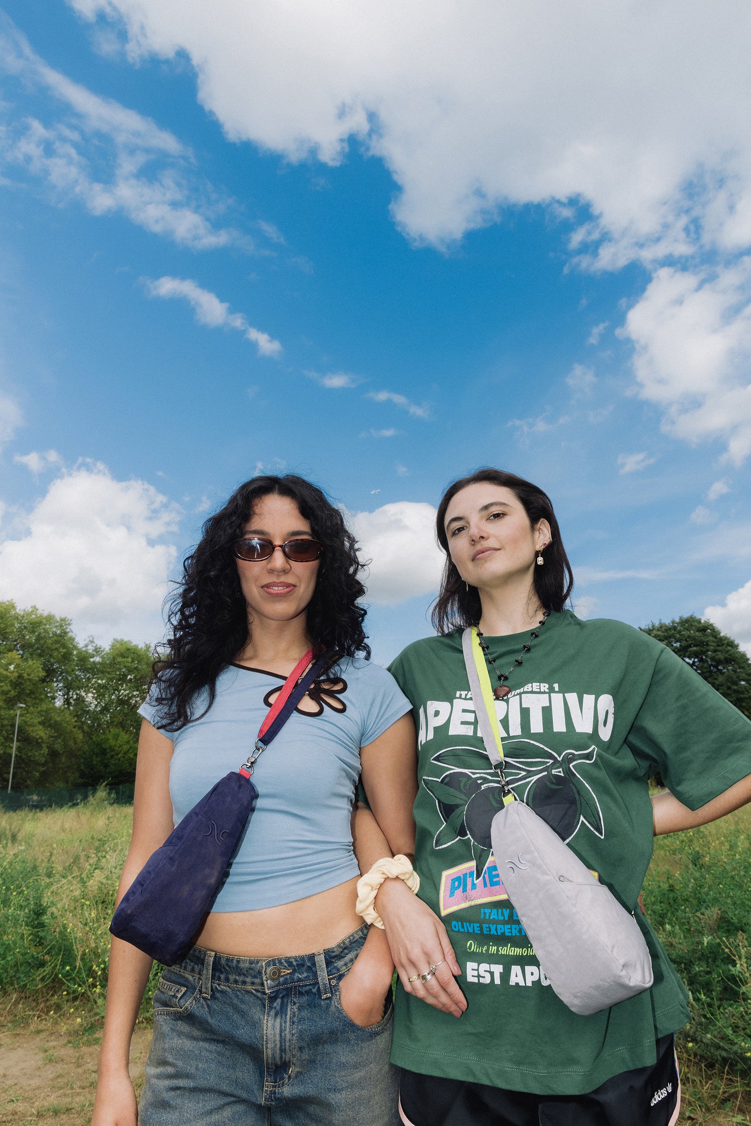 テクスチャードナイロン バッグレット ブルーナイト / ドラゴンフルーツ 26SS