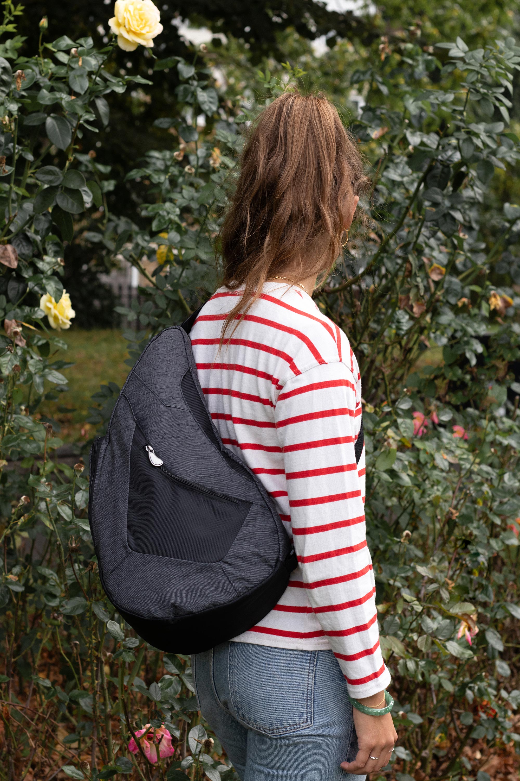 ヘルシーバックバッグ アーバントラベラー Mサイズ チャコール 24SS 24SS NEW M size Mサイズ SIZEMORLARGER_2025 URBAN TRAVELLER アクティブ&アウトドア ノベルティS以上