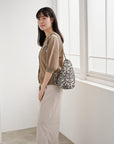 ヘルシーバックバッグ 《予約販売/8月25日出荷予定》フォークロア スリング(ノミィ) ブラウン 26AW 26AW 26AW NEW 26AW先行販売 26AW先行販売_予約分 会員限定カート表示
