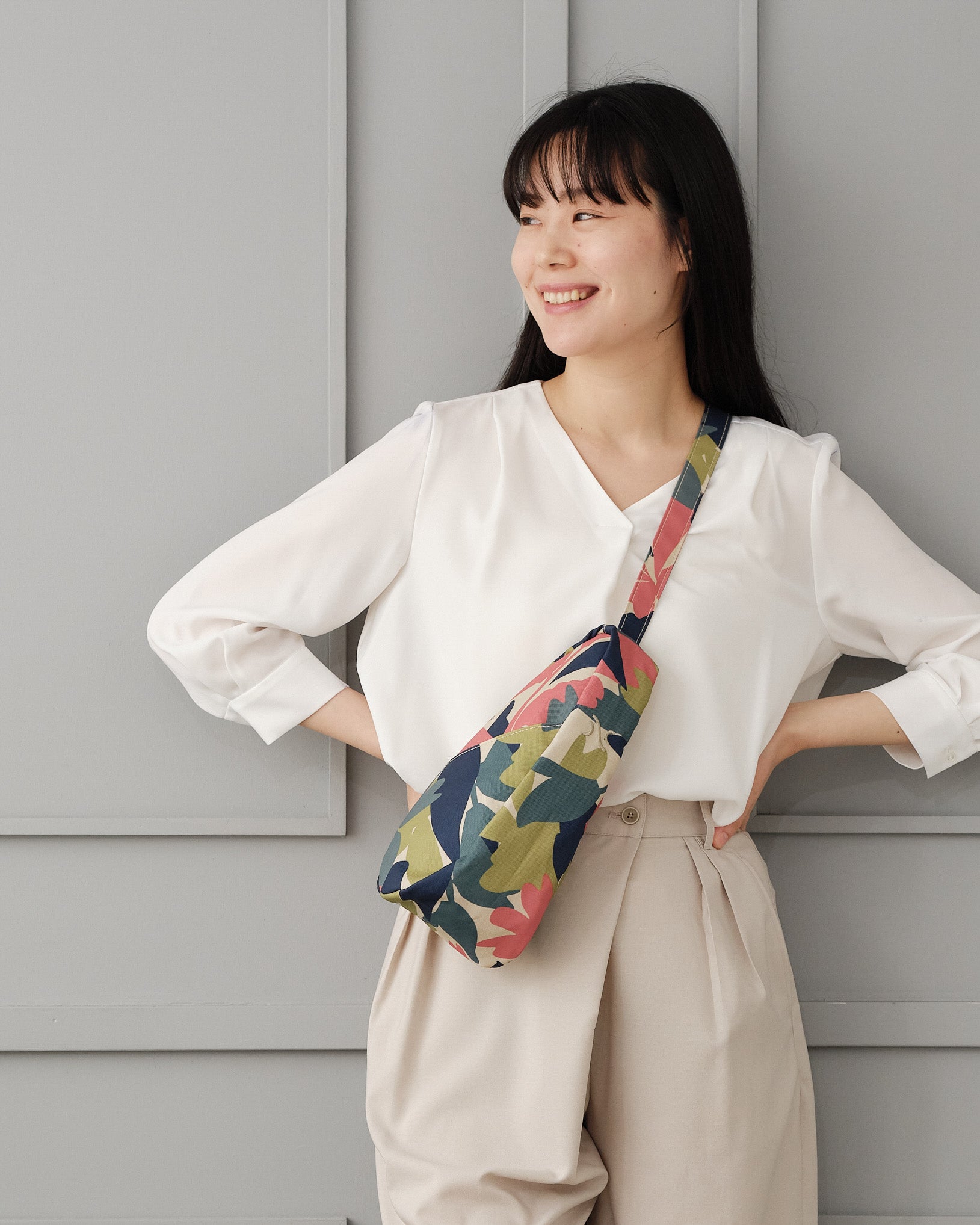 新品未使用　 超希少 WCS2023 TOP32 選手限定 肩掛けバッグ 先行販売》プリント スリング（ノミィ） マキシフローラ コーラル 26AW