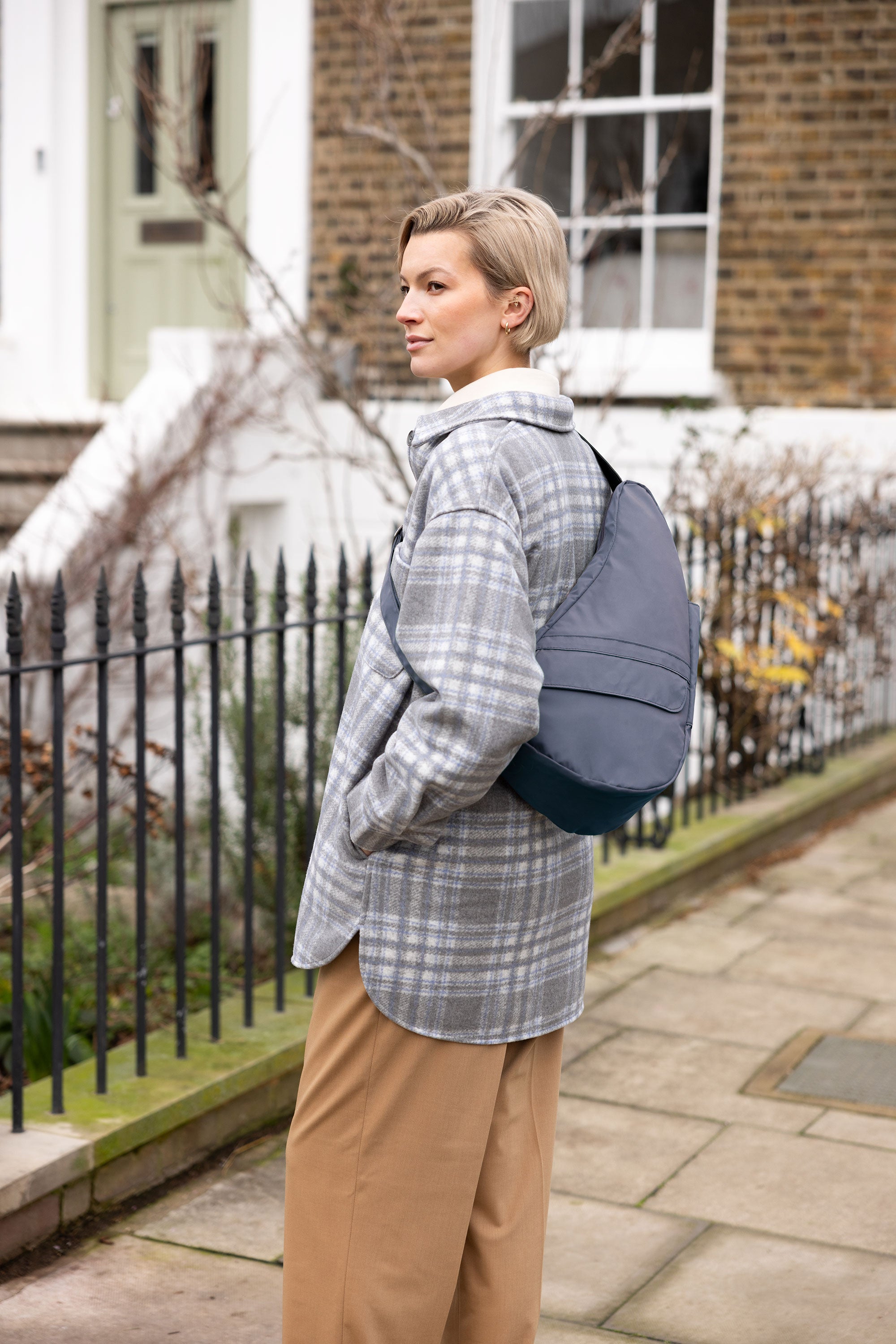 ヘルシーバックバッグ リサイクルナイロン Sサイズ スレート 24AW 24AW NEW eギフト対象 Recycled nylon Slate S size Sサイズ コアクラシック テクスチャードナイロンSサイズ ノベルティS以上 大容量ジッパーポケット付きSサイズ 期間限定セール20241115元