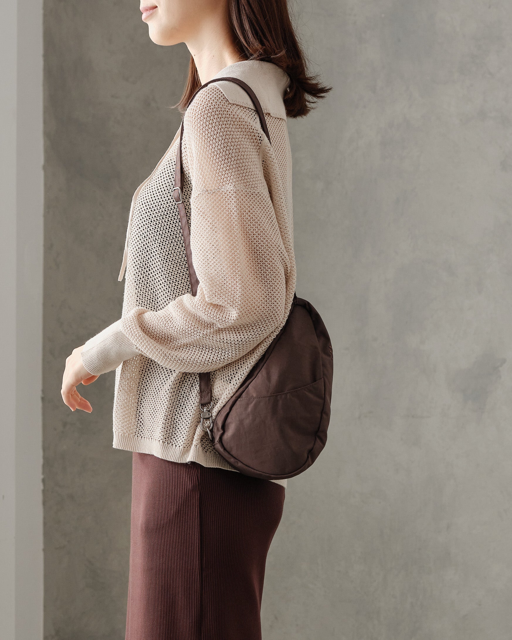 ヘルシーバックバッグ 《先行販売》テクスチャードナイロン バッグレット（ノミィ） モカ 26AW 26AW 26AW NEW 26AW先行販売 26AW先行販売_在庫分 会員限定カート表示