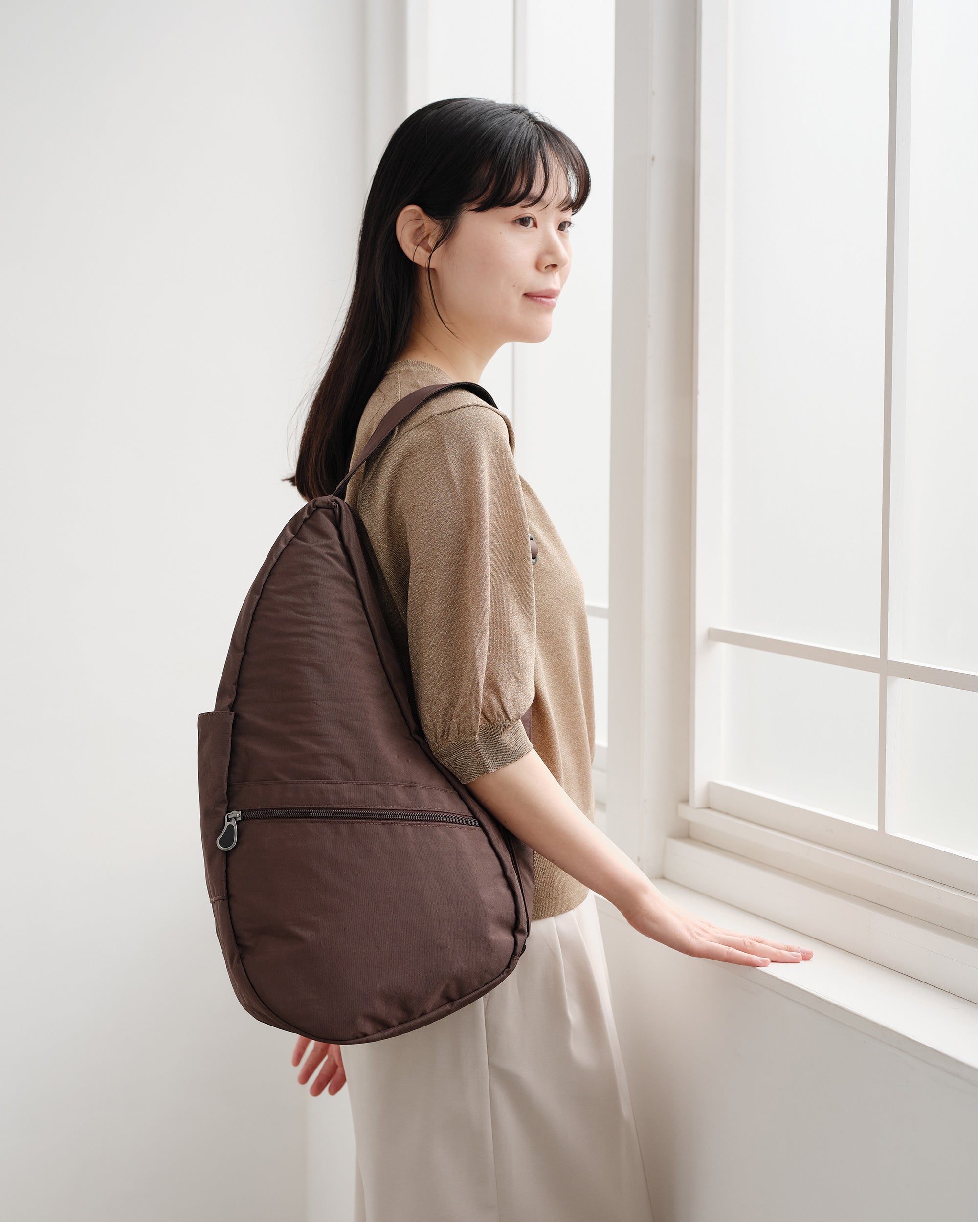 ヘルシーバックバッグ 《予約販売／8月25日出荷予定》テクスチャードナイロン Mサイズ6304 モカ 26AW 26AW 26AW NEW 26AW先行販売 26AW先行販売_予約分 ノベルティS以上_26AW先行販売 会員限定カート表示