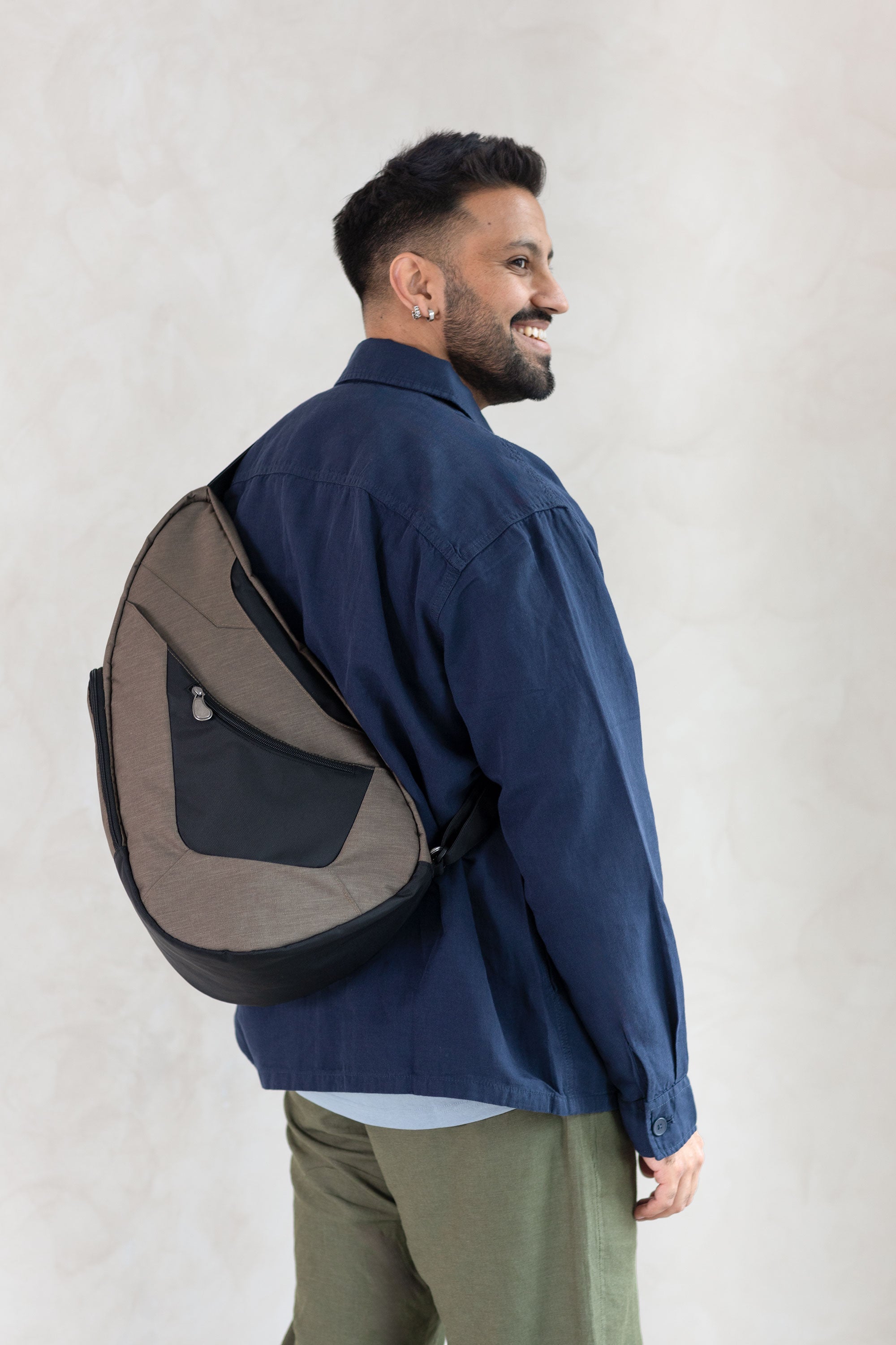 ヘルシーバックバッグ 2026福袋 アーバントラベラー Mサイズ サンド + バックレット1点 ※返品交換不可 2026福袋 2026福袋-2 SALE Urban Traveller Sand アクティブ＆アウトドア ポイント対象外