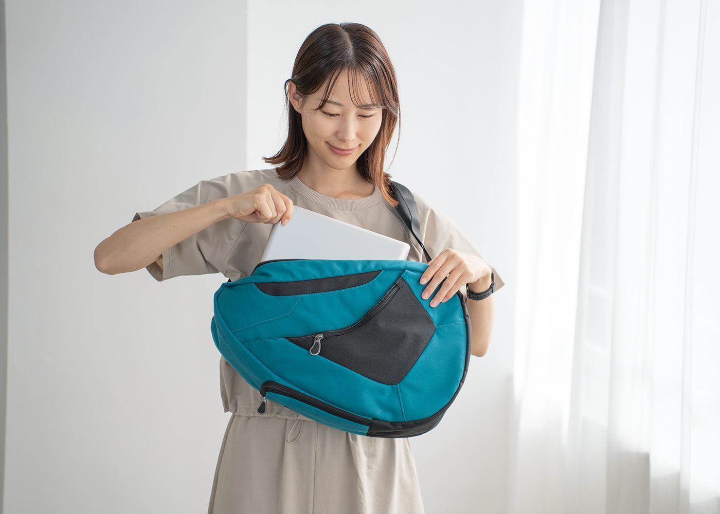 ヘルシーバックバッグ アクティブトラベラー2 Mサイズ カプリブルー