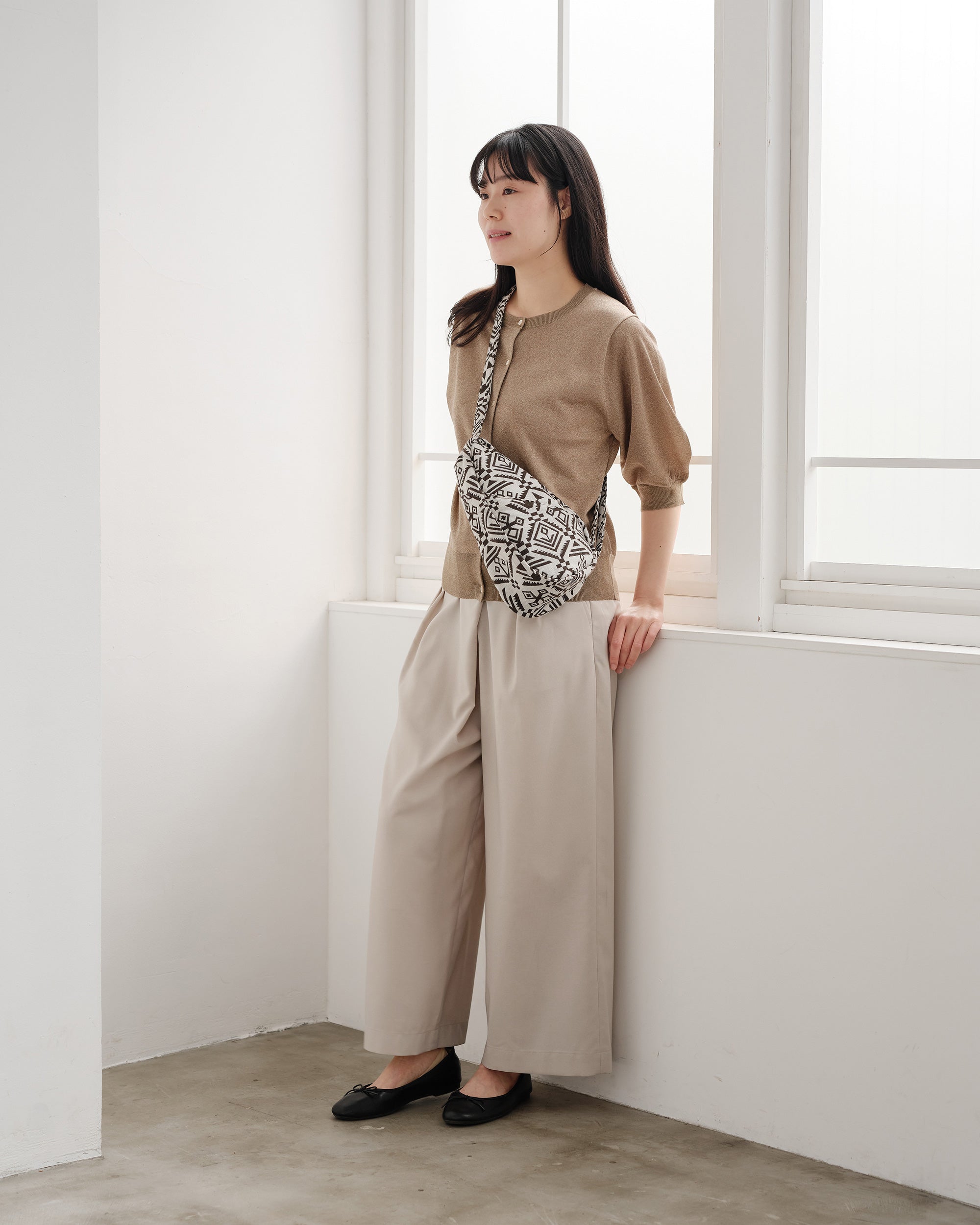 ヘルシーバックバッグ 《予約販売／8月25日出荷予定》フォークロア スリング（ノミィ） ブラウン 26AW 26AW 26AW NEW 26AW先行販売 26AW先行販売_予約分 会員限定カート表示