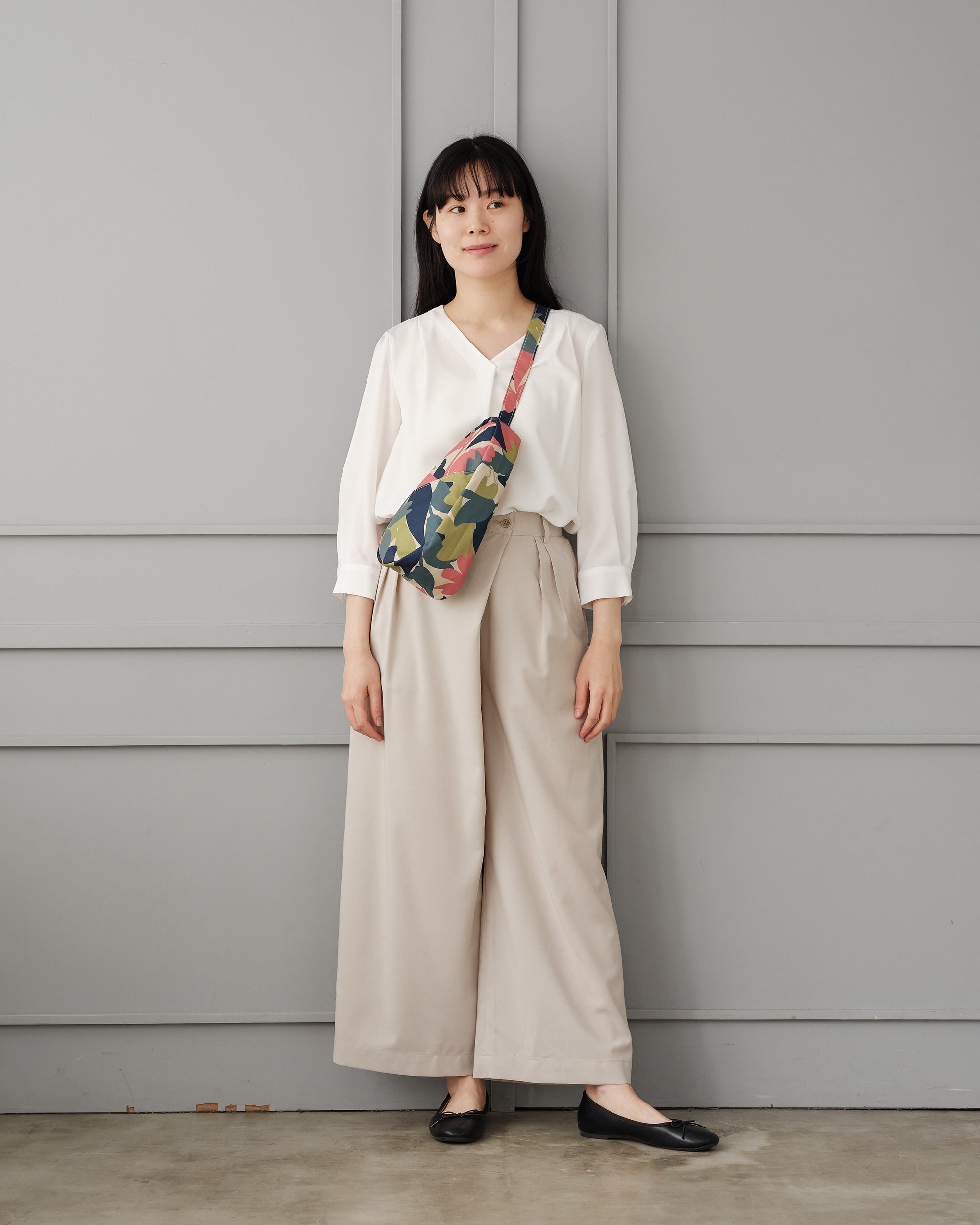 ヘルシーバックバッグ 《先行販売》プリント スリング（ノミィ） マキシフローラ コーラル 26AW 26AW 26AW NEW 26AW先行販売 26AW先行販売_在庫分 会員限定カート表示