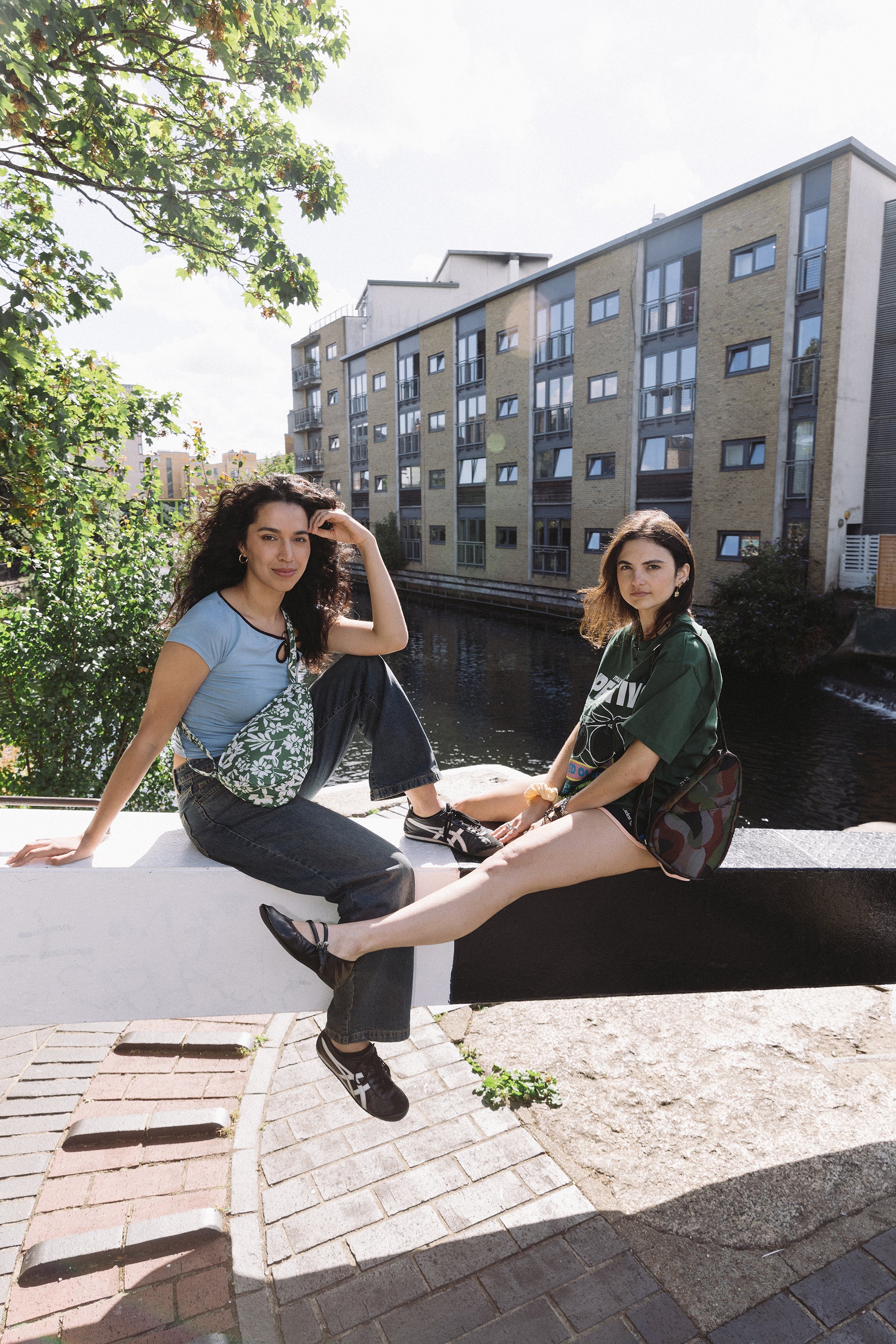 ヘルシーバックバッグ 《先行販売》プリント スリング ホットカモ 26SS 26SS 26SS NEW パターン＆プリント 会員限定カート表示