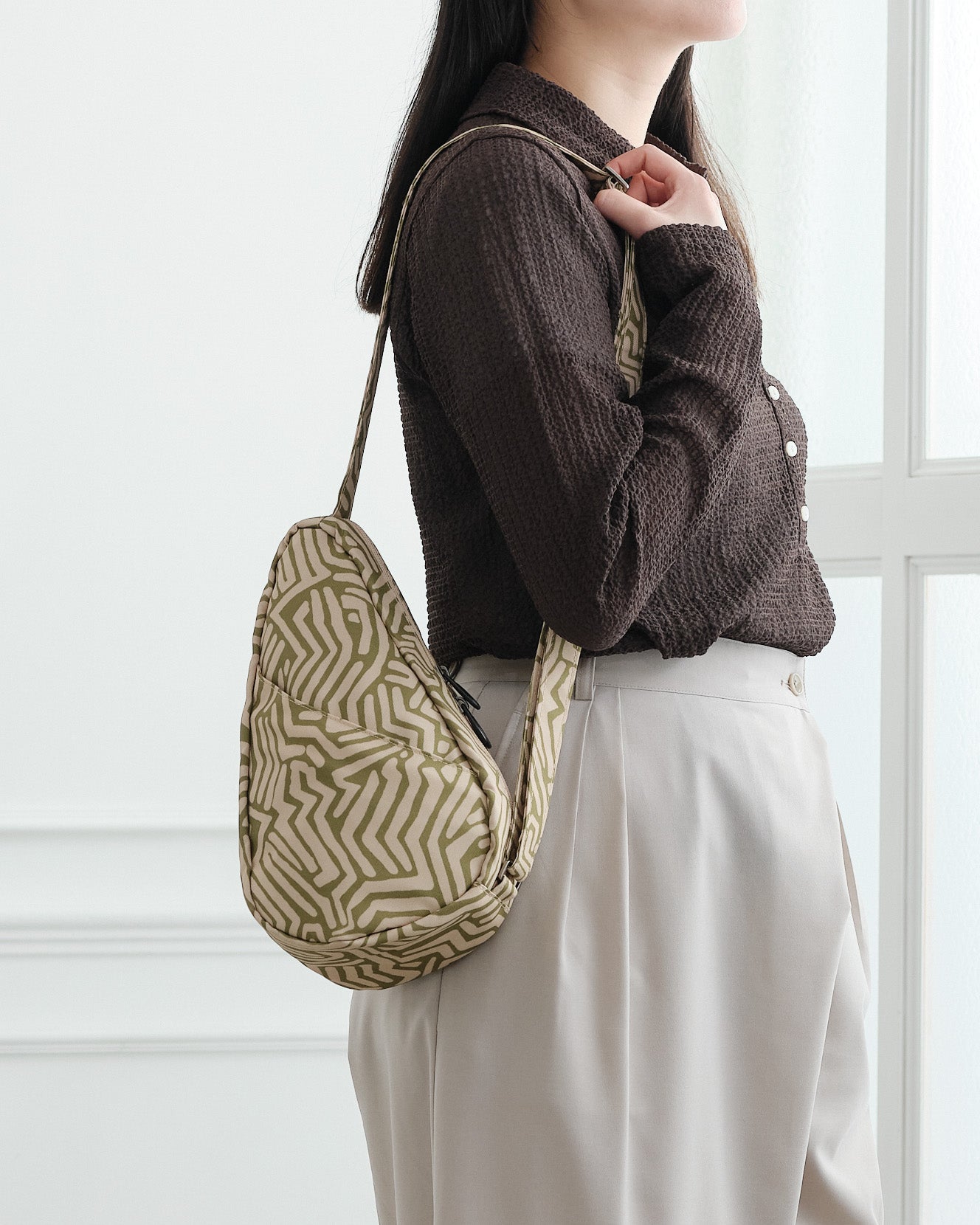 ヘルシーバックバッグ 《先行販売》プリント スリング（ノミィ） メイズ レモングラス 26AW 26AW 26AW NEW 26AW先行販売 26AW先行販売_在庫分 会員限定カート表示