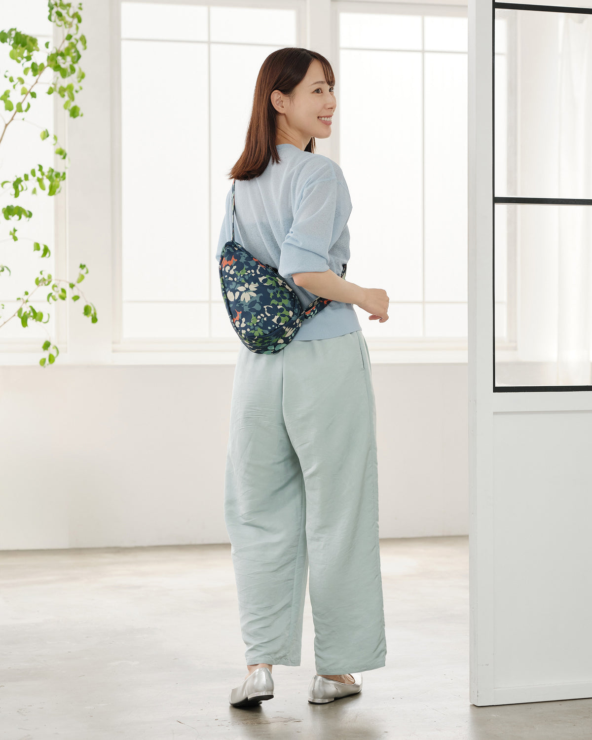 ヘルシーバックバッグ プリント スリング（ノミィ） ナイトガーデン モス 26AW 26AW 26AW NEW 26AW先行販売 パターン・柄 パターン＆プリント