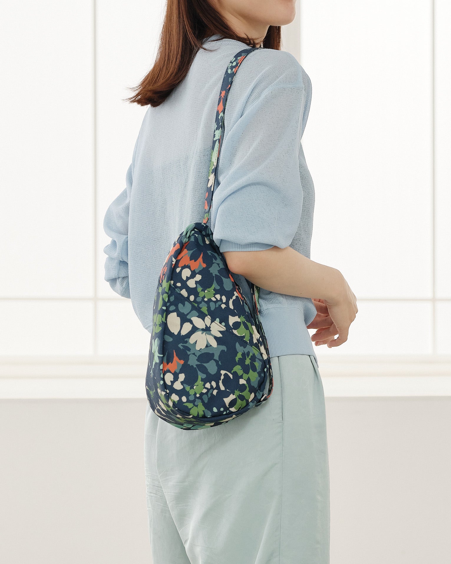 ヘルシーバックバッグ 《先行販売》プリント スリング（ノミィ） ナイトガーデン モス 26AW 26AW 26AW NEW 26AW先行販売 26AW先行販売_在庫分 会員限定カート表示