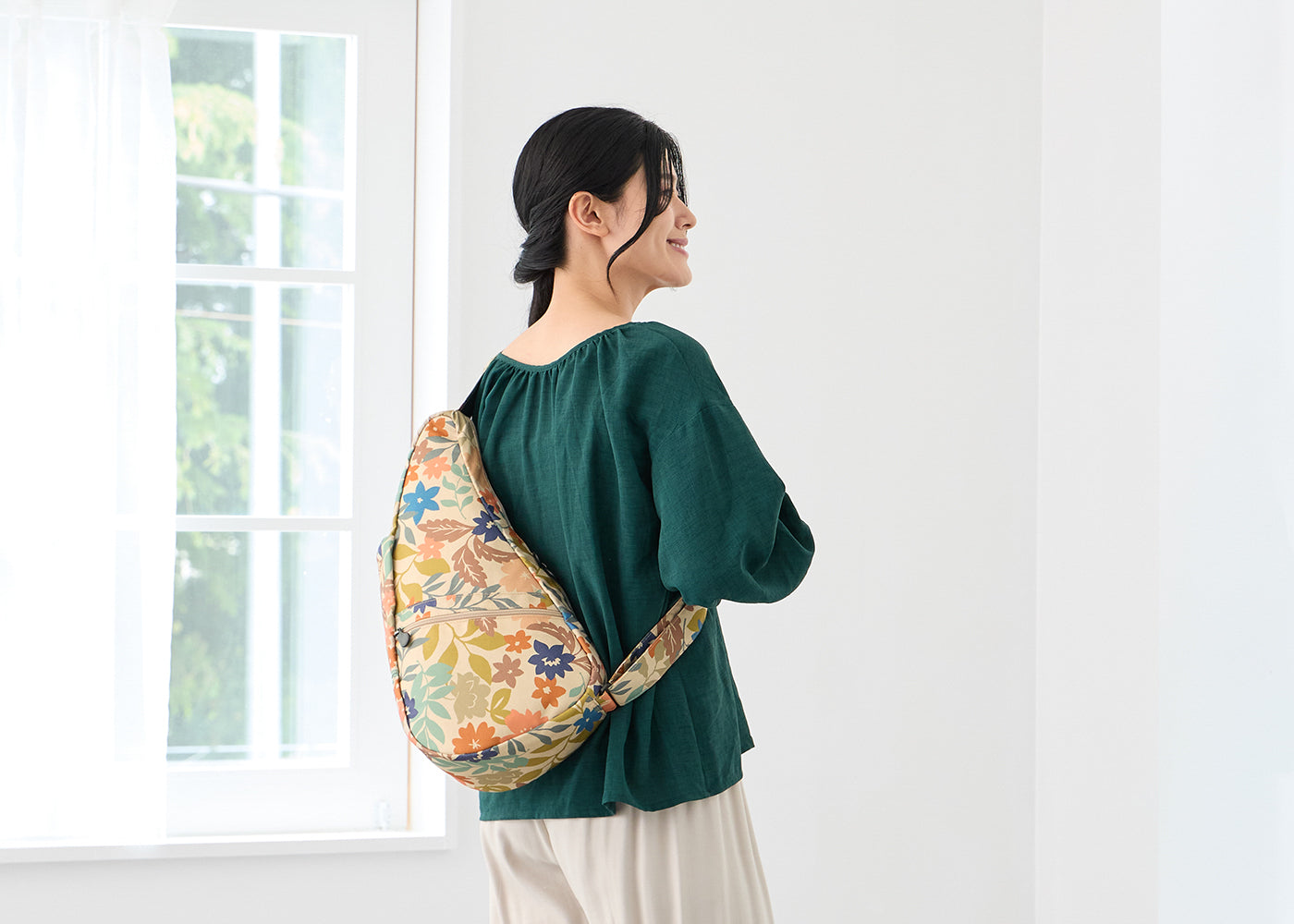 ヘルシーバックバッグ プリント Sサイズ フローラ1 - 軽量ショルダー