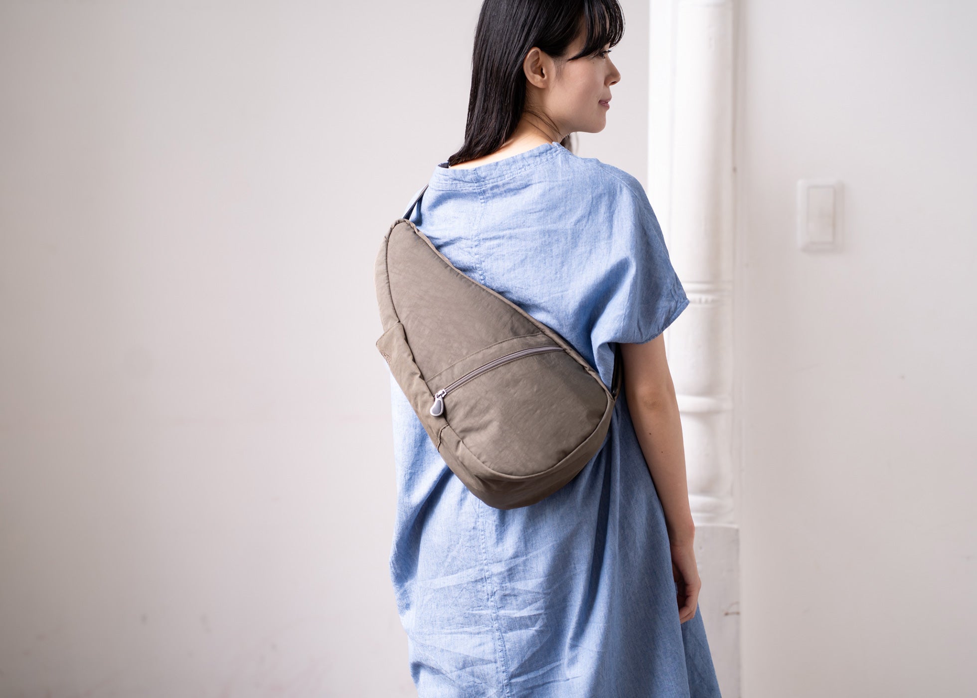 ヘルシーバックバッグ テクスチャードナイロン Sサイズ セサミ - 軽量