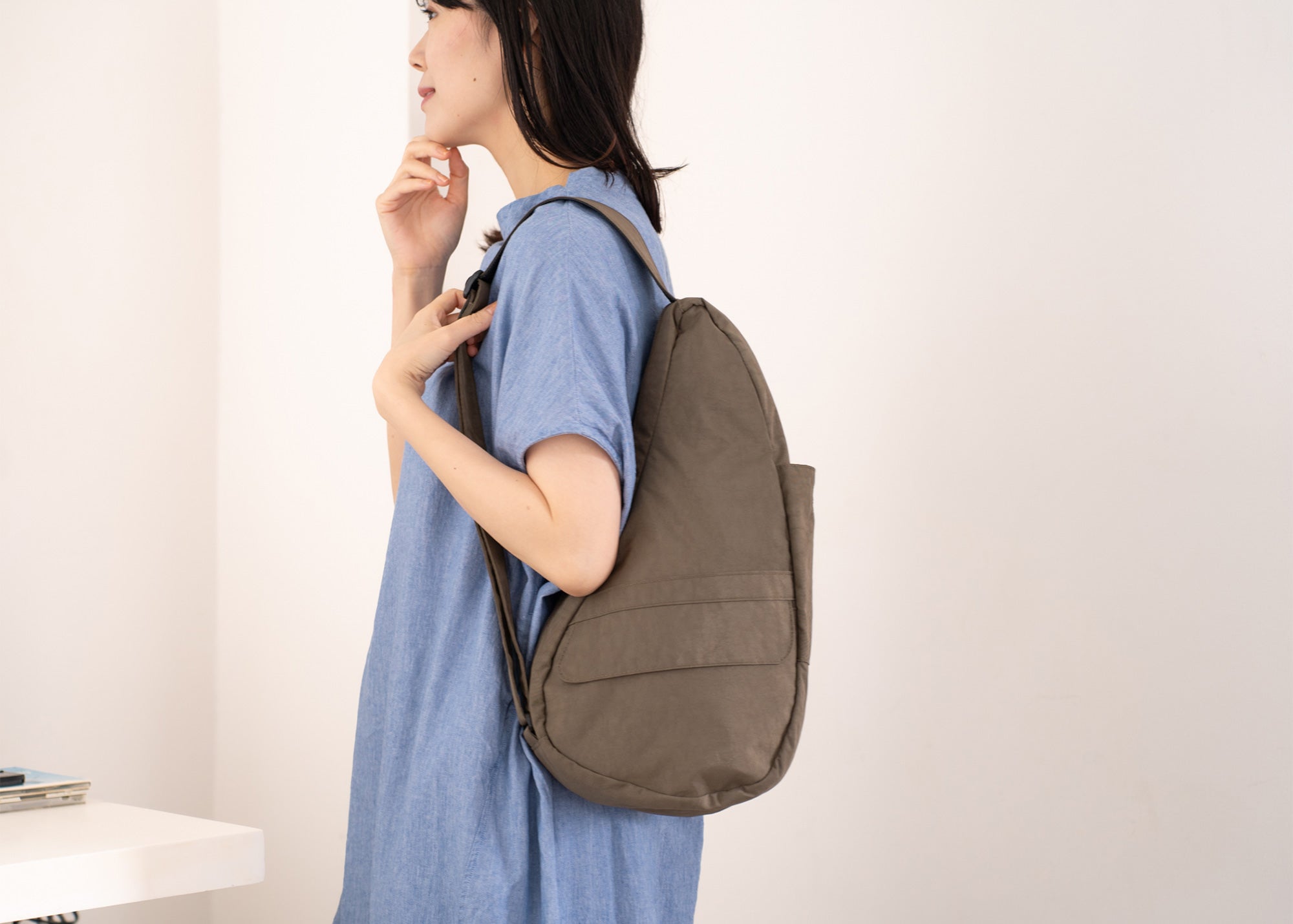 ヘルシーバックバッグ テクスチャードナイロン Sサイズ セサミ - 軽量