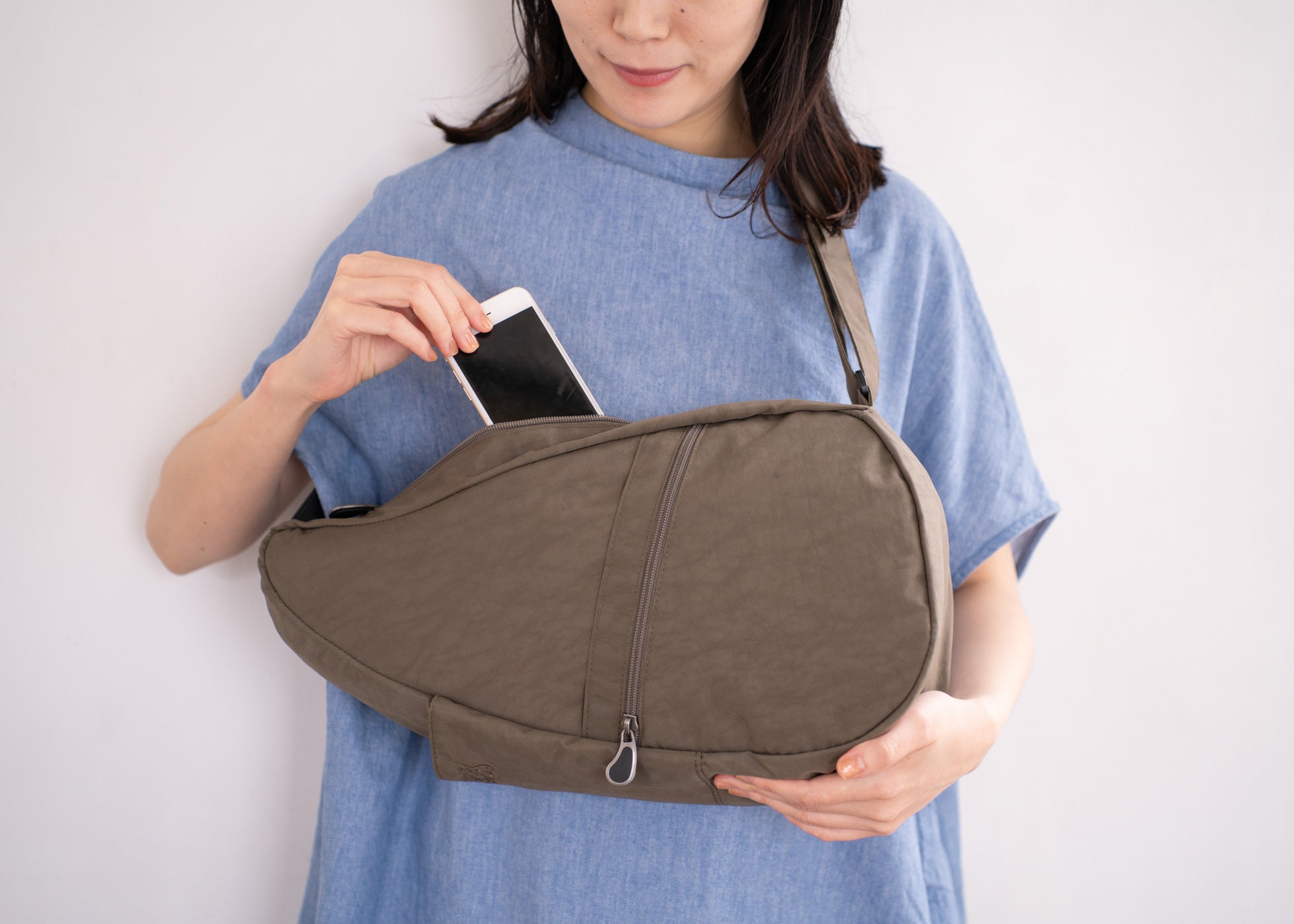 ヘルシーバックバッグ テクスチャードナイロン Sサイズ セサミ - 軽量